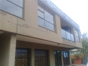 5 Bedroom Apartment in Desainagar