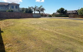 1272 m² Land available in Kleinbron Estate