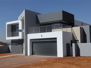 4 Bed House in Hazeldean (Silverlakes Surroundings)