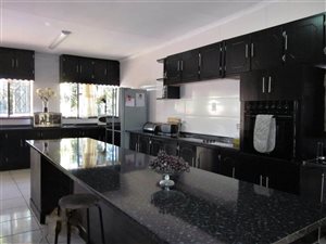 5 Bed House in Sharon Park
