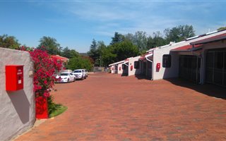 3 Bedroom Duplex in Bryanston West