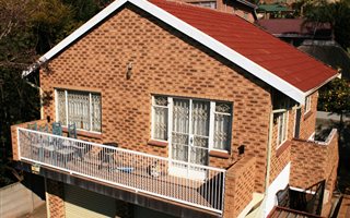 2 Bedroom Garden Cottage in Noordheuwel