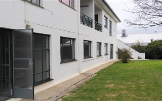 2 Bedroom Apartment in Villiersdorp