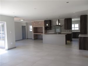 3 Bed House in Country Club