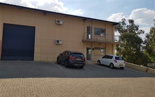 350 m² Industrial space in Halfway House