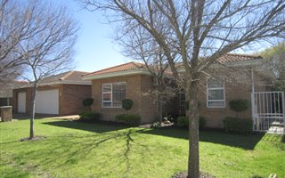 3 Bedroom House in D Urbanvale
