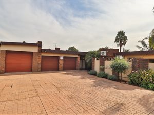 3 Bed House in Brackendowns