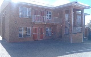 1 Bedroom Flat in Grahamstown Central