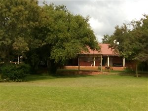 12 ha Farm in Boekenhoutskloof and surrounds