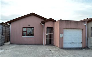3 Bedroom House in Highbury