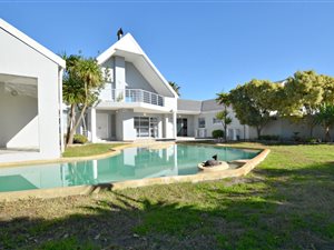4 Bed House in Sunset Beach