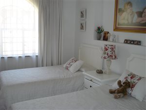 3 Bed House in Selection Park