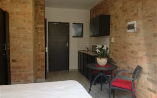 1 Bedroom Apartment in Westdene
