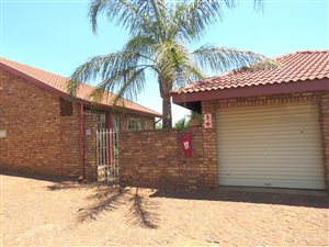 3 Bed Townhouse in Wierda Glen