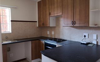 3 Bedroom Townhouse in Mooikloof Ridge