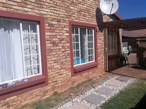 3 Bedroom Townhouse in Kosmosdal