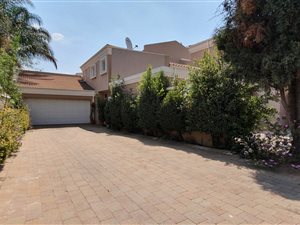3 Bed Cluster in Lonehill
