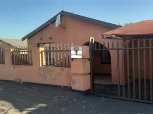 4 Bed House in Moroka
