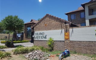 2 Bedroom Apartment in Midridge Park