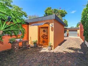 4 Bed House in East Town
