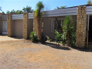 8 Bed House in Colbyn