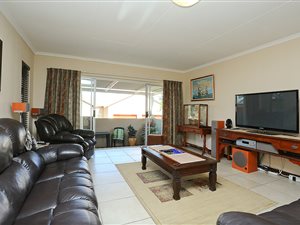 3 Bed Townhouse in Eagle Canyon Golf Estate