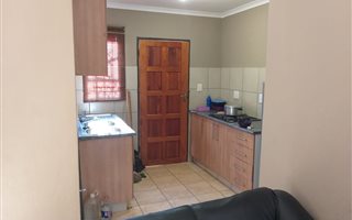 2 Bedroom House in Glen Marais