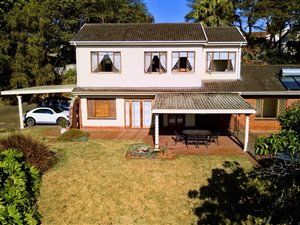 6 Bed House in Woodside