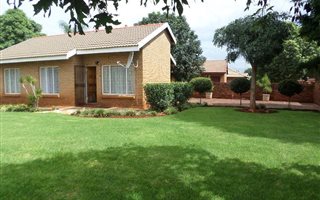 3 Bedroom House in Nylpark