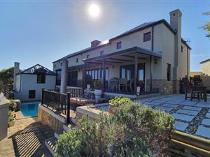 5 Bed House in Atlantic Beach Golf Estate