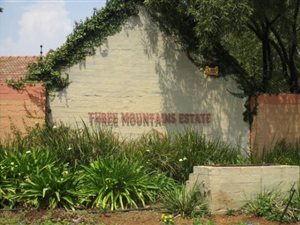 3 Bed Apartment in Vaalpark