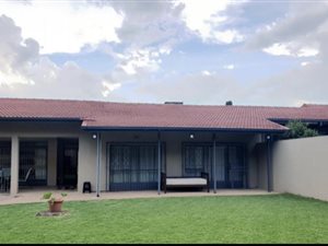 2 Bedroom House in Victory Park