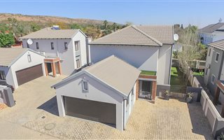 3 Bedroom House in Montana Park