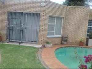 1 Bedroom Garden Cottage in Mayberry Park