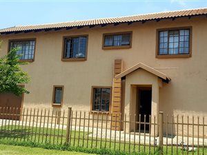 3 Bed Townhouse in Brits Central