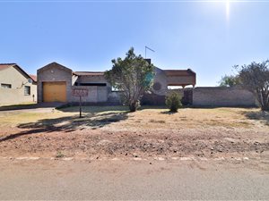 3 Bed House in Meyerton Park