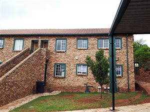 2 Bedroom Flat in Rietvalleirand