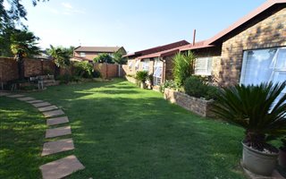 4 Bedroom House in Country View