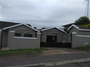 4 Bed House in Newlands West
