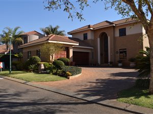 5 Bed House in Centurion Golf Estate