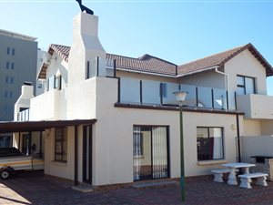 2 Bed Townhouse in Diaz Beach