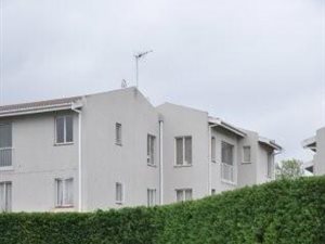 2 Bed Apartment in Oakglen