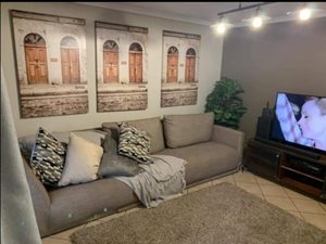 2 Bed House in Sinoville