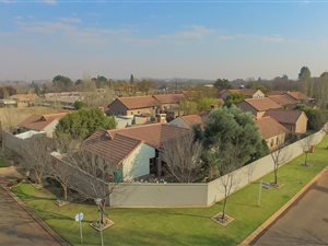 3 Bedroom House in Van Der Hoff Park