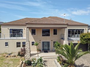 5 Bed House in Kuilsriver