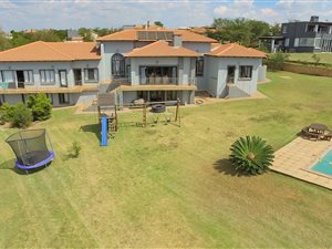 4 Bed House in Mooikloof Equestrian Estate