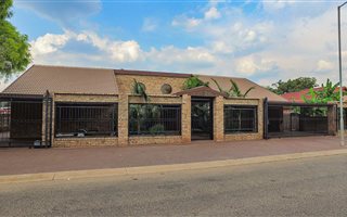 4 Bedroom House in Dorandia