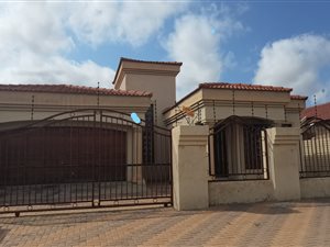 3 Bed House in African Jewel