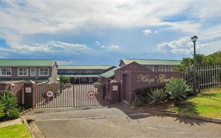 2 Bedroom Duplex in Kingswood