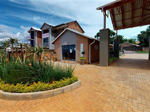 3 Bed Townhouse in Kameeldrift East
